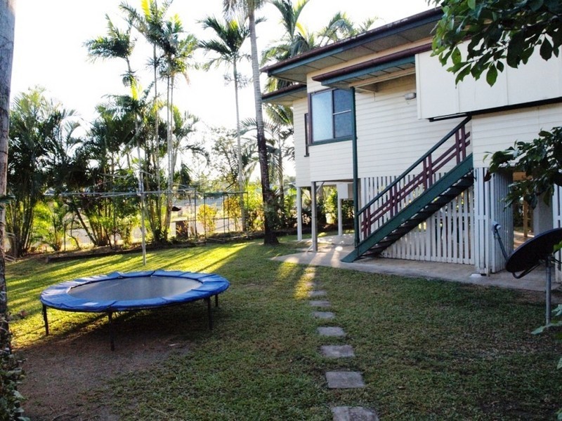 24 Robert Street, Proserpine QLD 4800