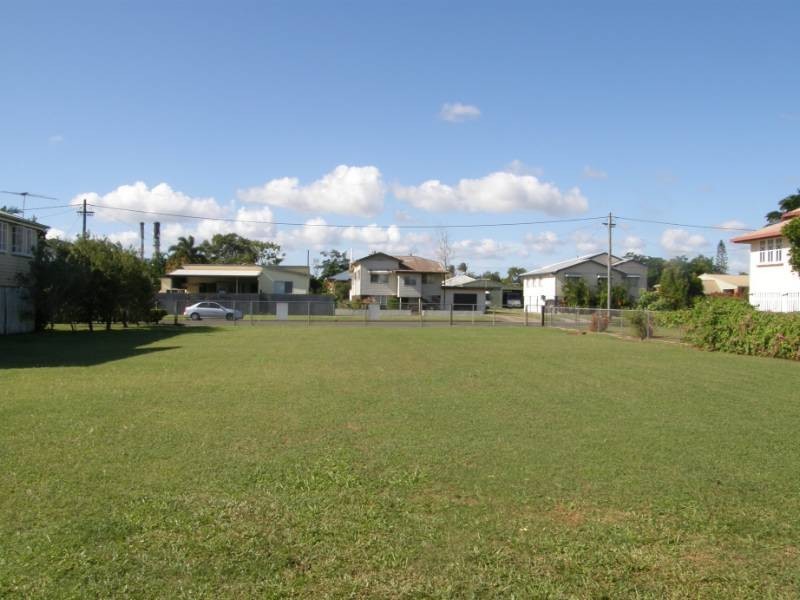 14 Smith Street, Proserpine QLD 4800