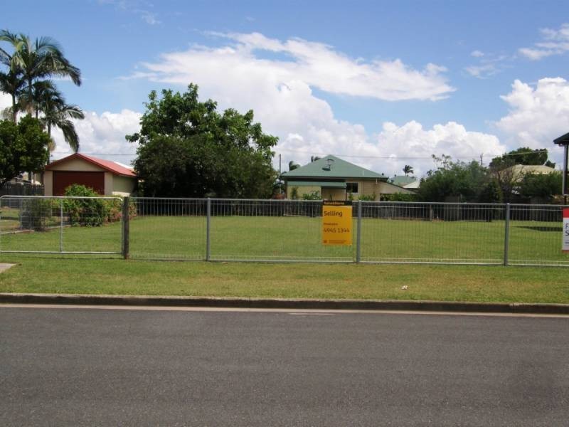 14 Smith Street, Proserpine QLD 4800