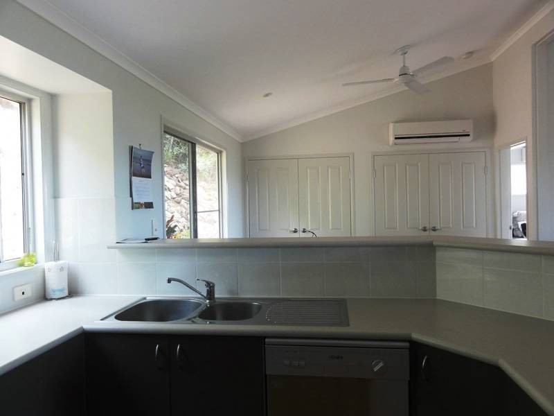 14 Rattray Av., Hideaway Bay QLD 4800