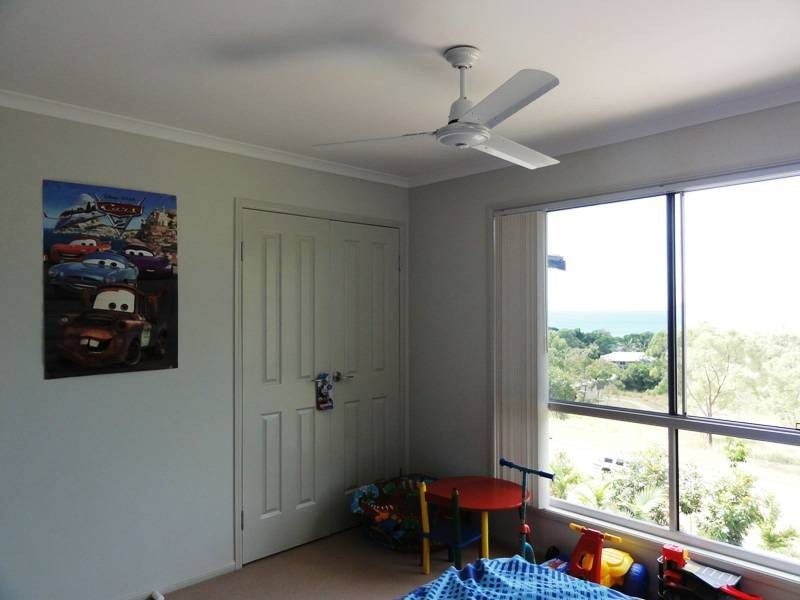 14 Rattray Av., Hideaway Bay QLD 4800