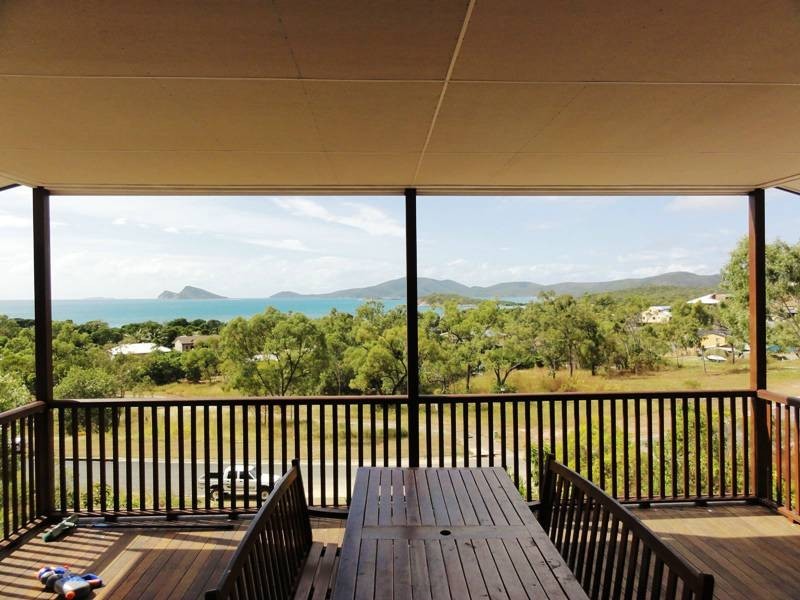 14 Rattray Av., Hideaway Bay QLD 4800