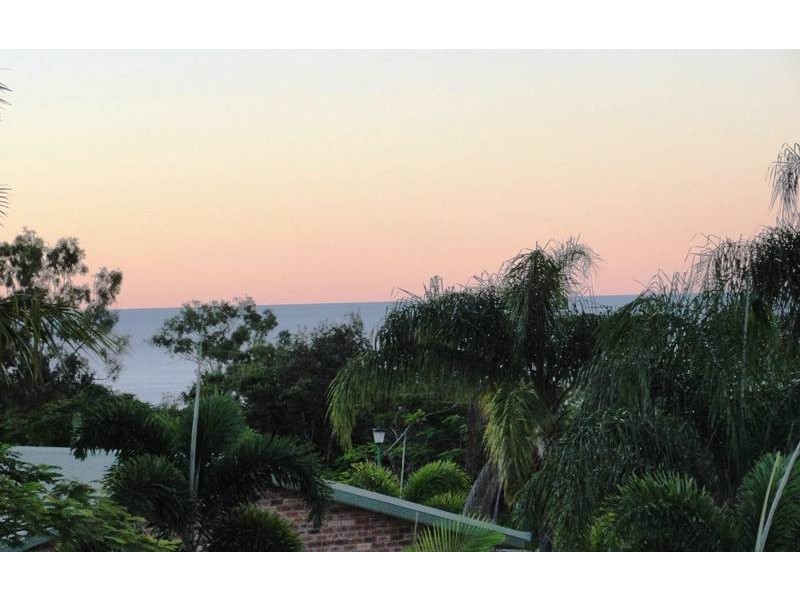 82 Blackcurrent Drive, Hideaway Bay QLD 4800