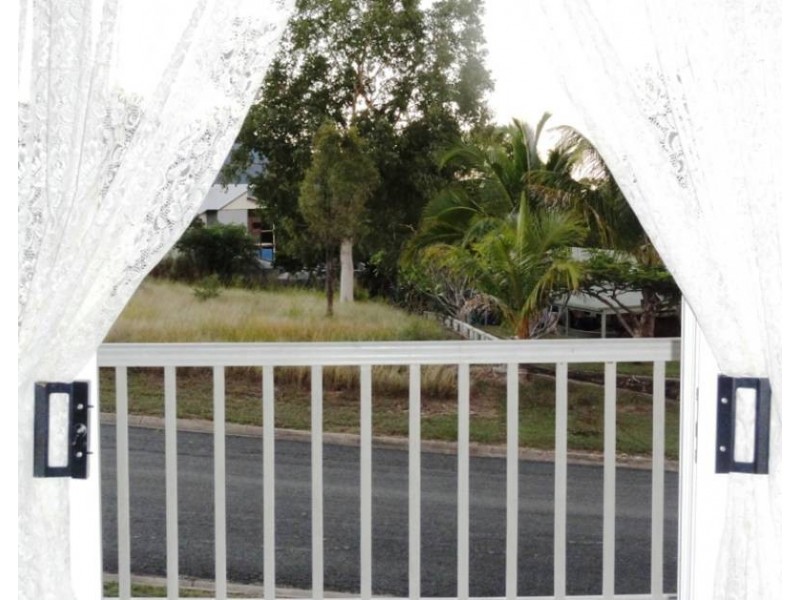 82 Blackcurrent Drive, Hideaway Bay QLD 4800