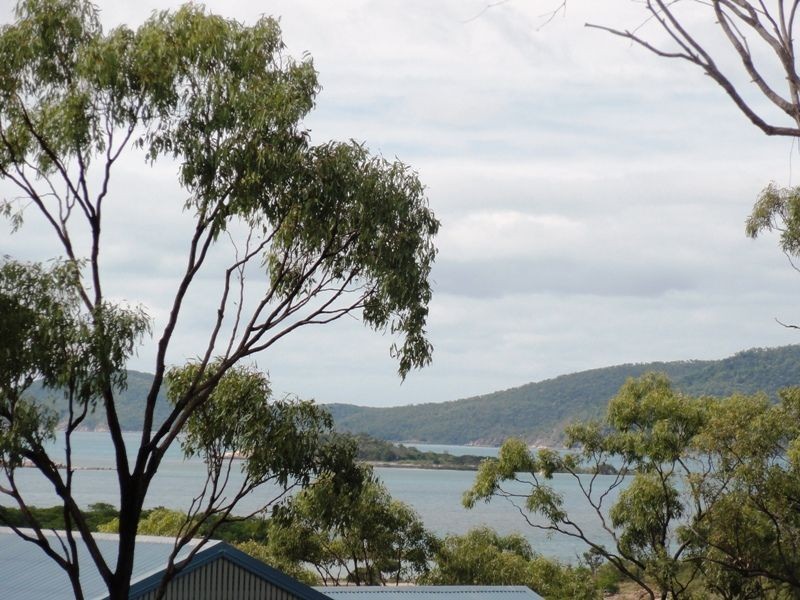 42 Blackcurrent Drive, Hideaway Bay QLD 4800