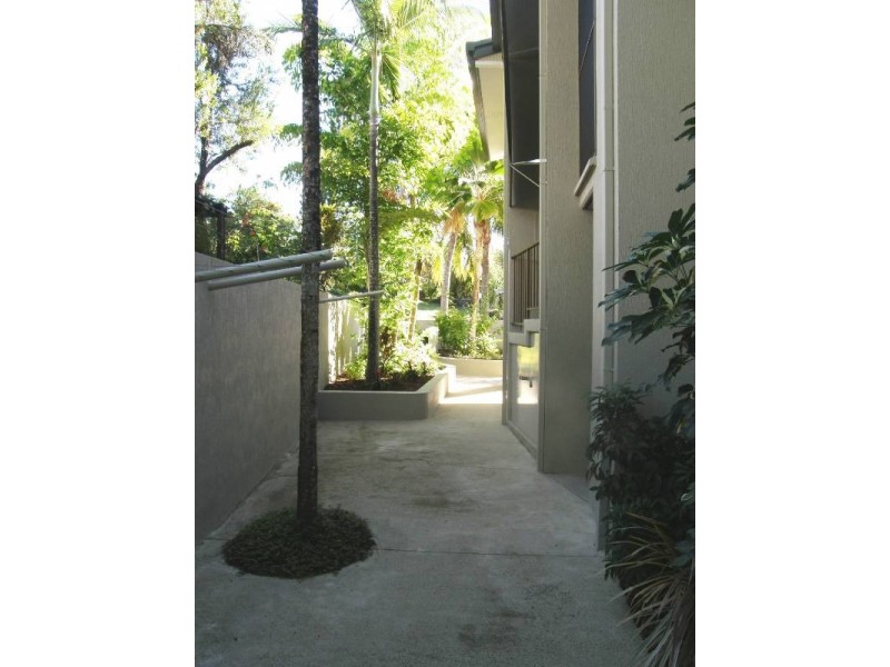 11 Pleasant Drive, Cannonvale QLD 4802