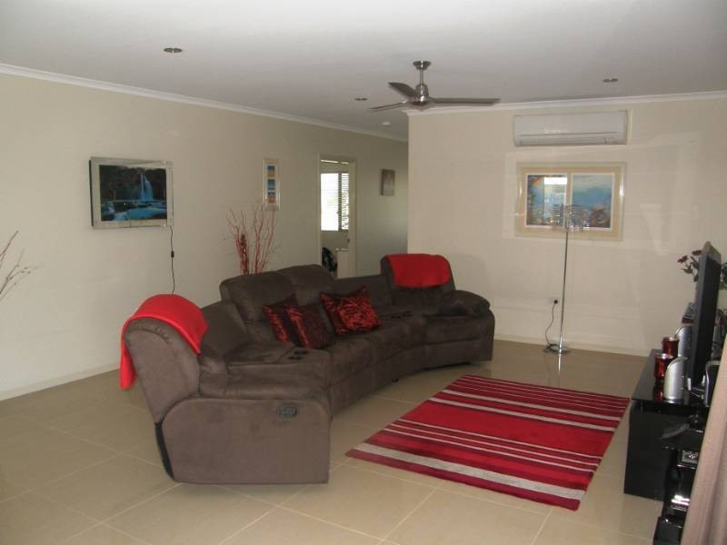 15 Golden Wattle St, Proserpine QLD 4800
