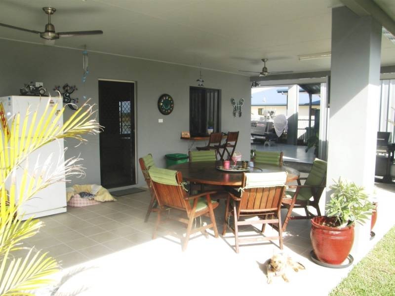 15 Golden Wattle St, Proserpine QLD 4800