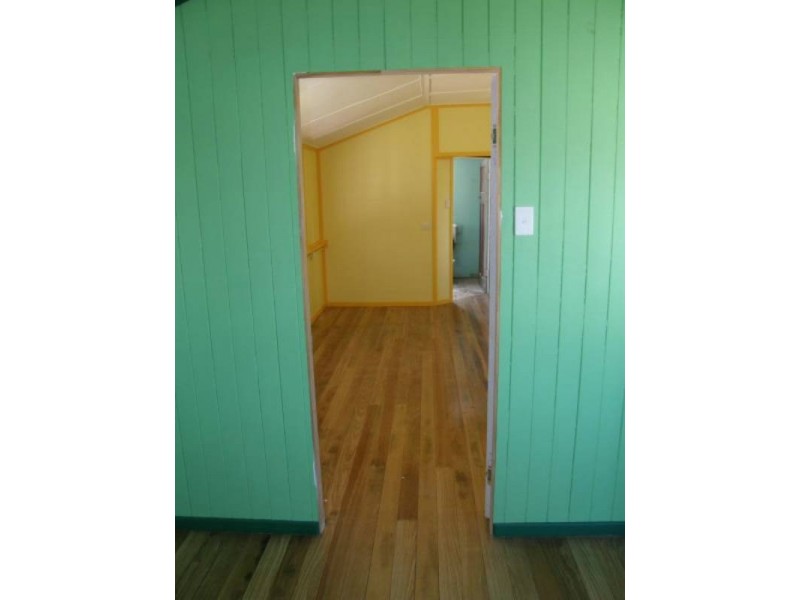 10 Barry Street, Proserpine QLD 4800