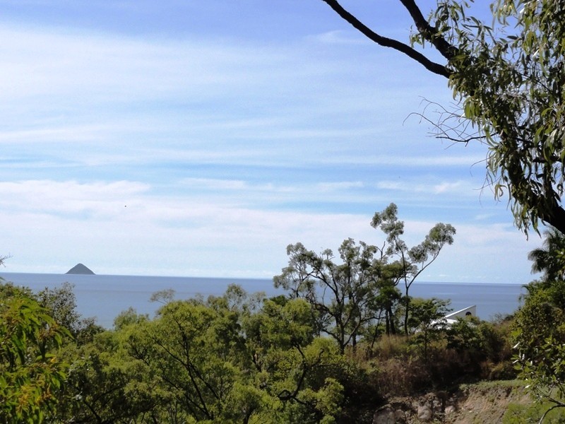 38 Rattray Avenue, Hideaway Bay QLD 4800