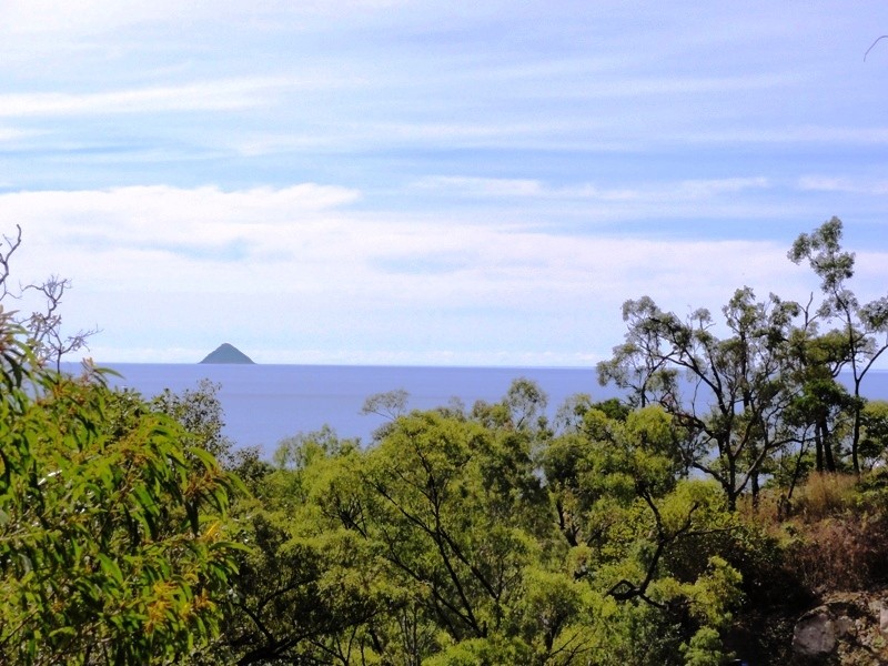 38 Rattray Avenue, Hideaway Bay QLD 4800