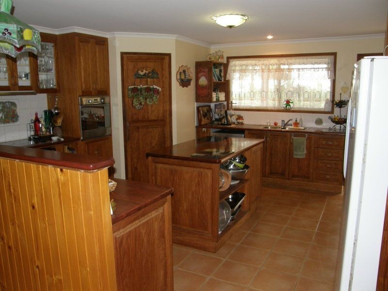 9824 Bruce Hwy., Bloomsbury QLD 4799