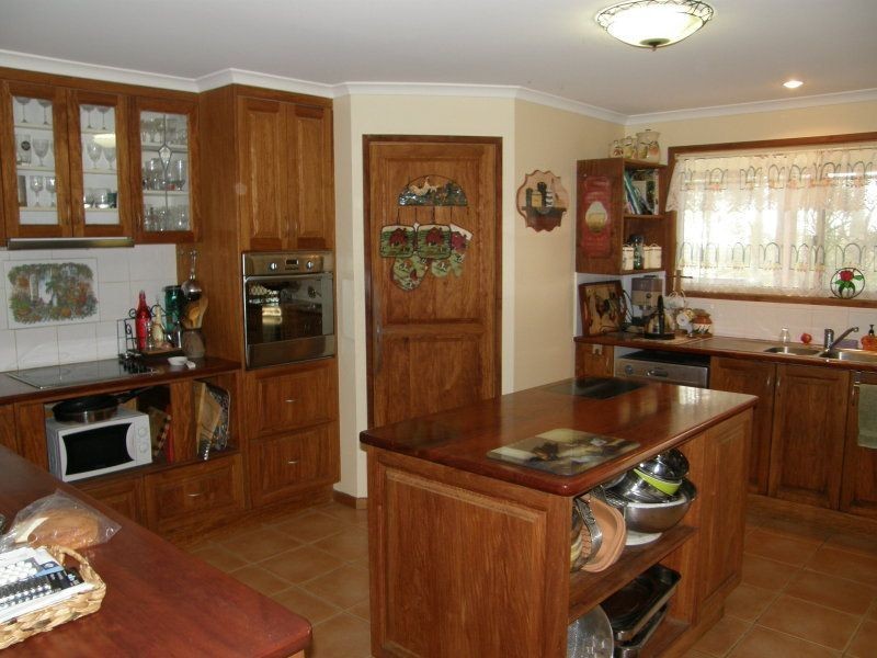 9824 Bruce Hwy., Bloomsbury QLD 4799