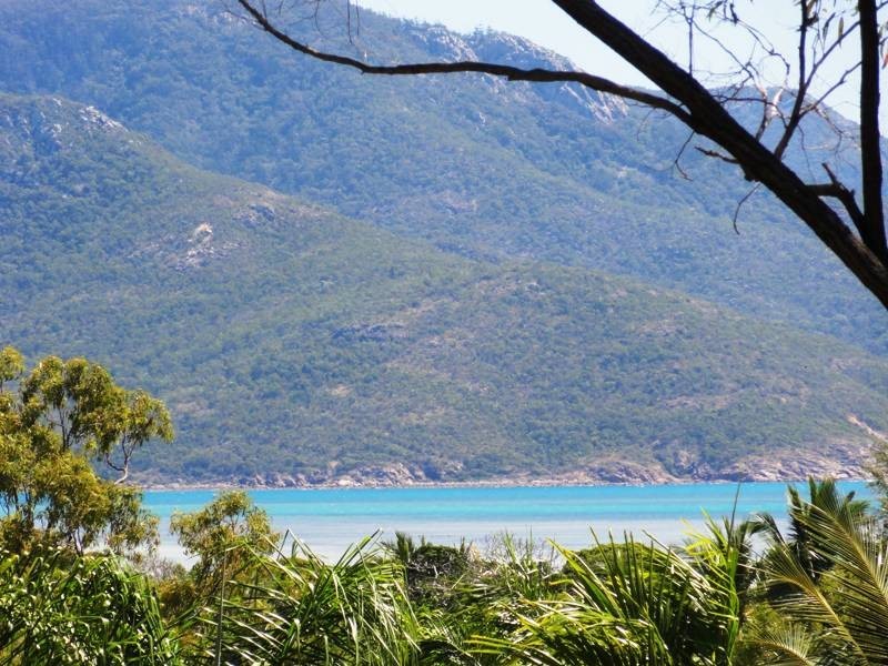 41 Blackcurrent Drive, Hideaway Bay QLD 4800