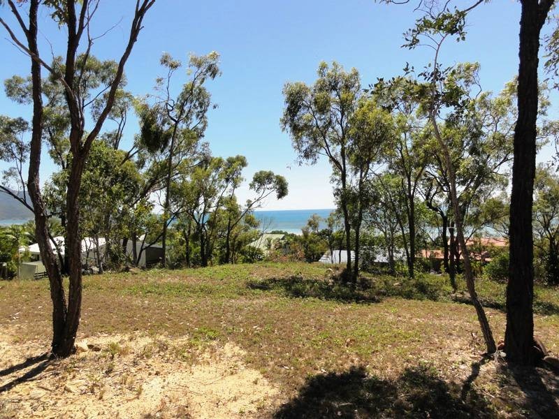 41 Blackcurrent Drive, Hideaway Bay QLD 4800