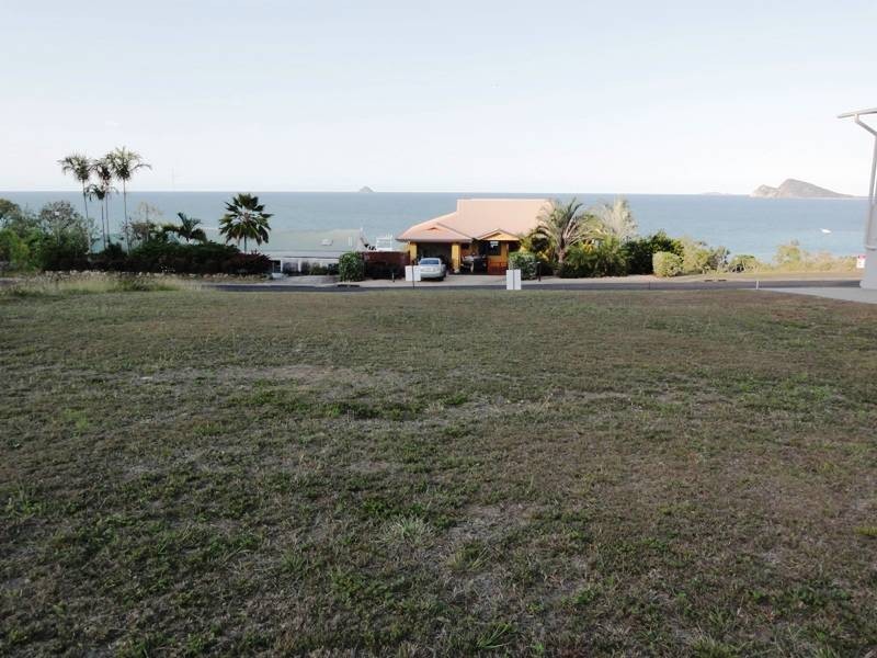 14 Blackcurrant Drive, Hideaway Bay QLD 4800
