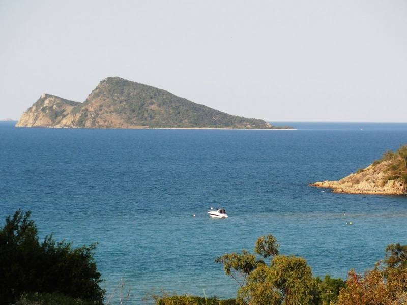 14 Blackcurrant Drive, Hideaway Bay QLD 4800