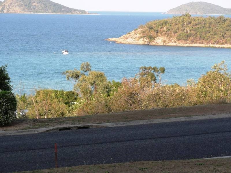 14 Blackcurrant Drive, Hideaway Bay QLD 4800