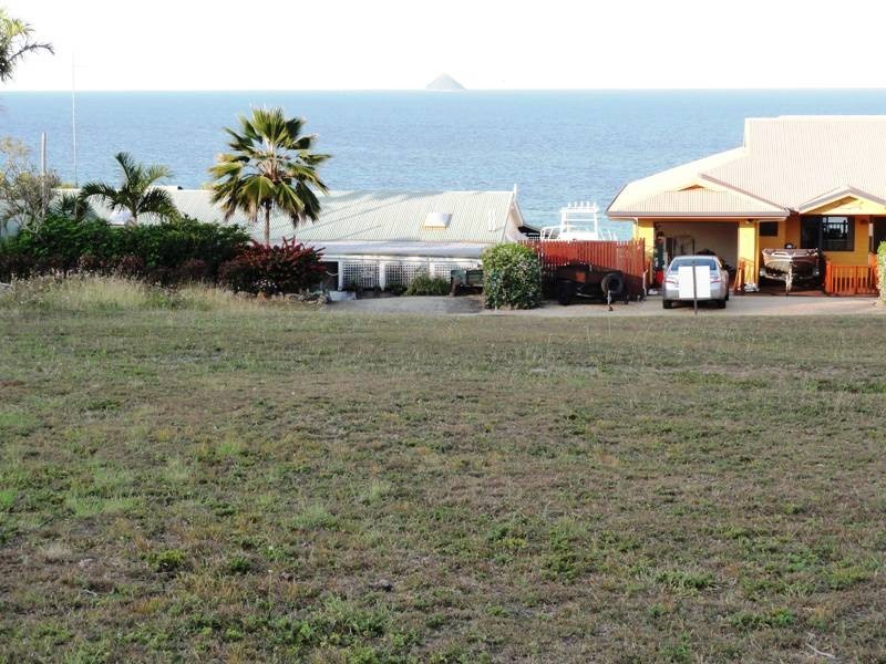 14 Blackcurrant Drive, Hideaway Bay QLD 4800