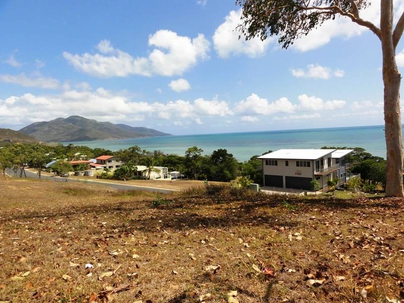 19 Gloucester Avenue, Hideaway Bay QLD 4800