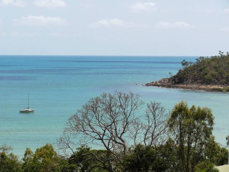 19 Gloucester Avenue, Hideaway Bay QLD 4800