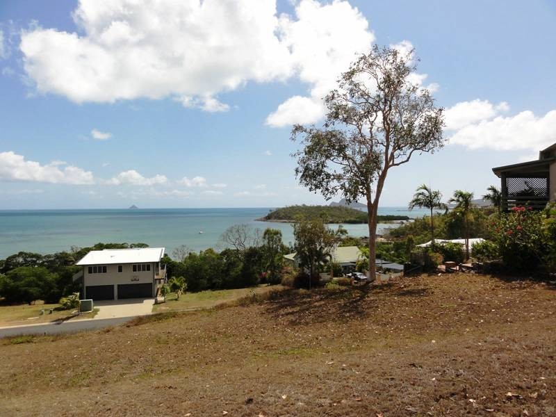 19 Gloucester Avenue, Hideaway Bay QLD 4800