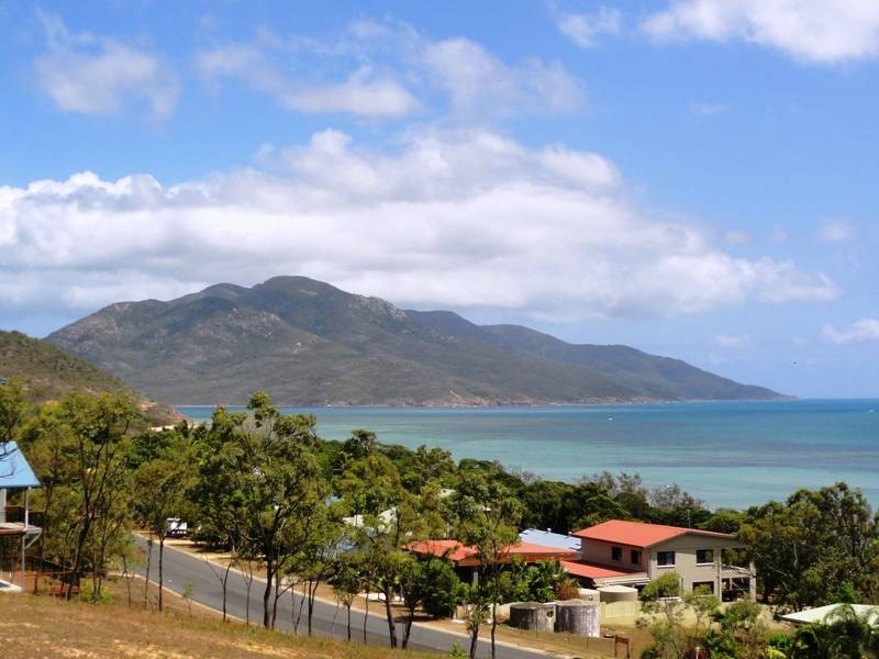 19 Gloucester Avenue, Hideaway Bay QLD 4800