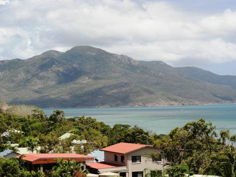 19 Gloucester Avenue, Hideaway Bay QLD 4800