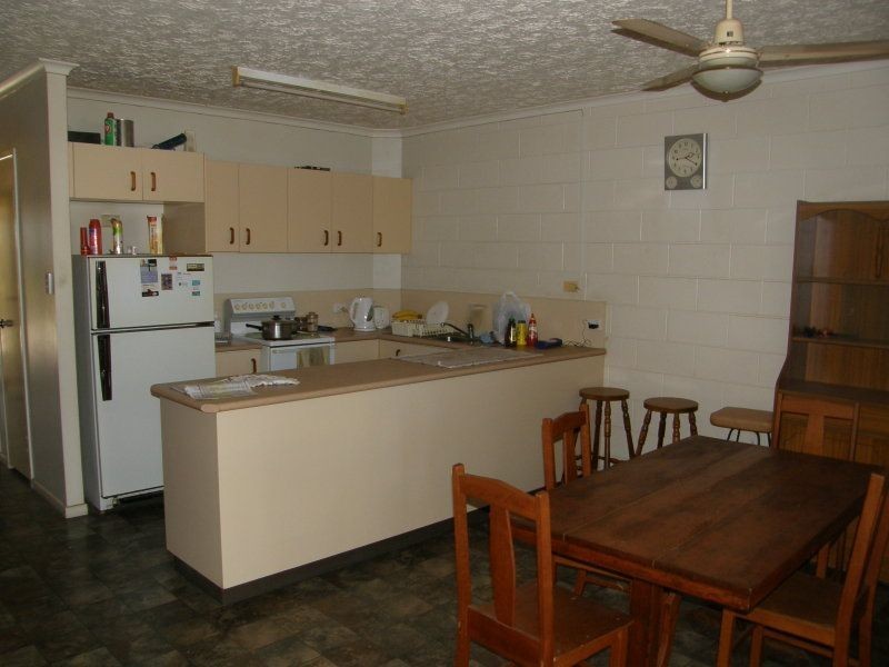 1/2 Robert, Proserpine QLD 4800