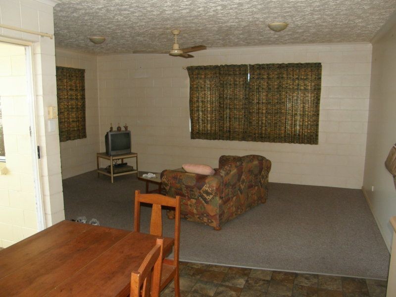 1/2 Robert, Proserpine QLD 4800