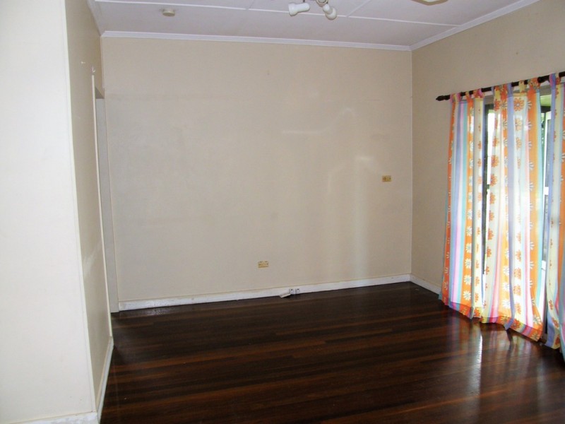 16 Philip Street, Proserpine QLD 4800