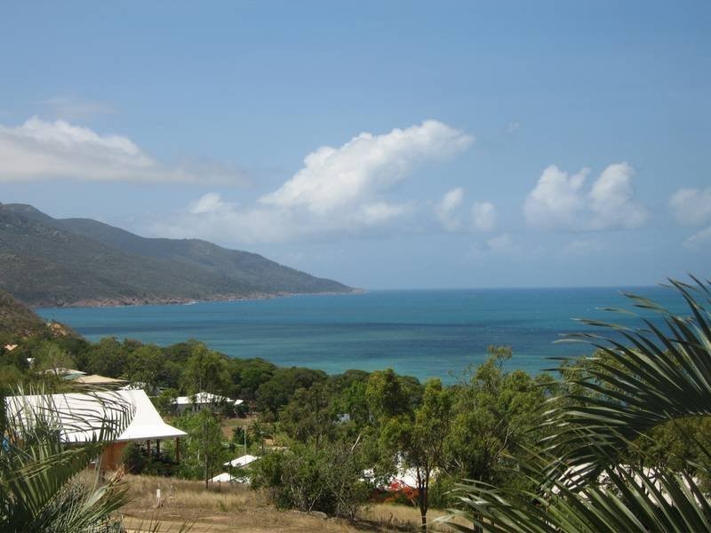 6 Blackcurrant Drive, Hideaway Bay QLD 4800