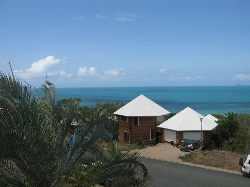 6 Blackcurrant Drive, Hideaway Bay QLD 4800