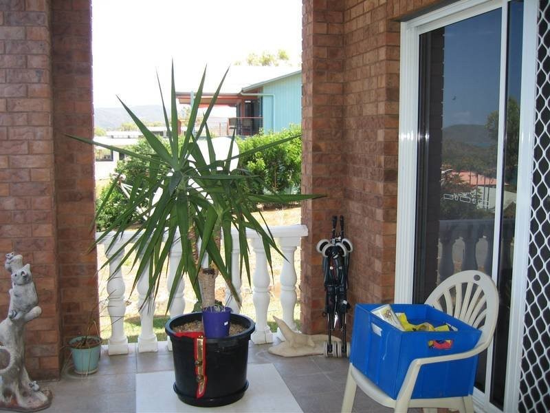 6 Blackcurrant Drive, Hideaway Bay QLD 4800