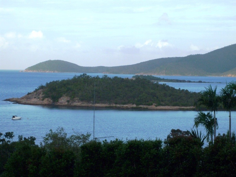 1 Blackcurrant Drive, Hideaway Bay QLD 4800