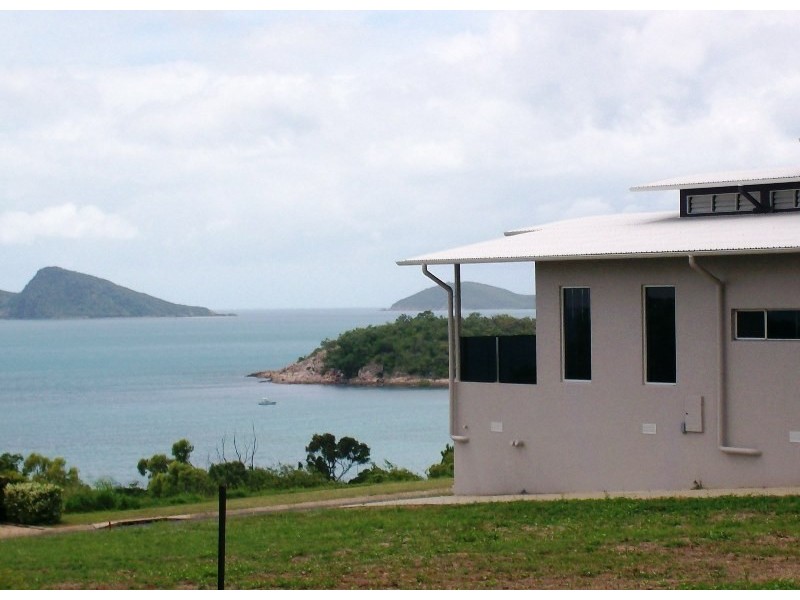 16 Blackcurrant Drive, Hideaway Bay QLD 4800