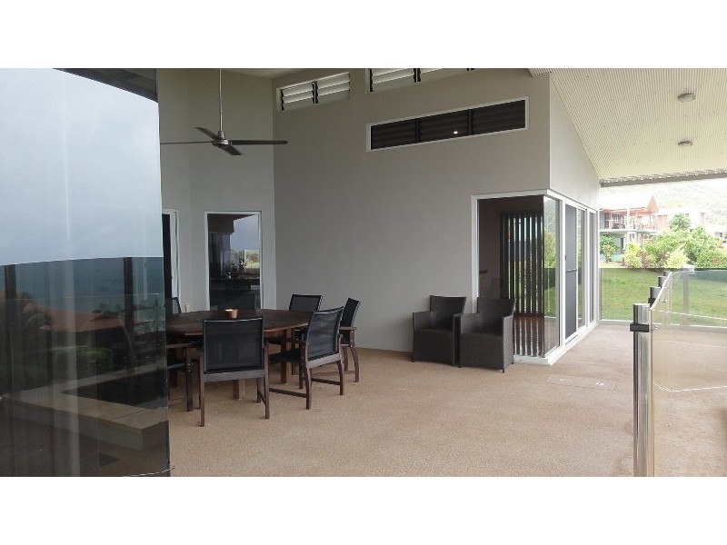16 Blackcurrant Drive, Hideaway Bay QLD 4800