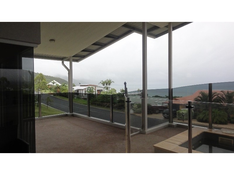 16 Blackcurrant Drive, Hideaway Bay QLD 4800