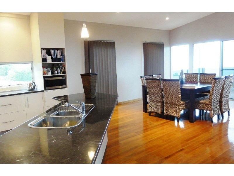 16 Blackcurrant Drive, Hideaway Bay QLD 4800