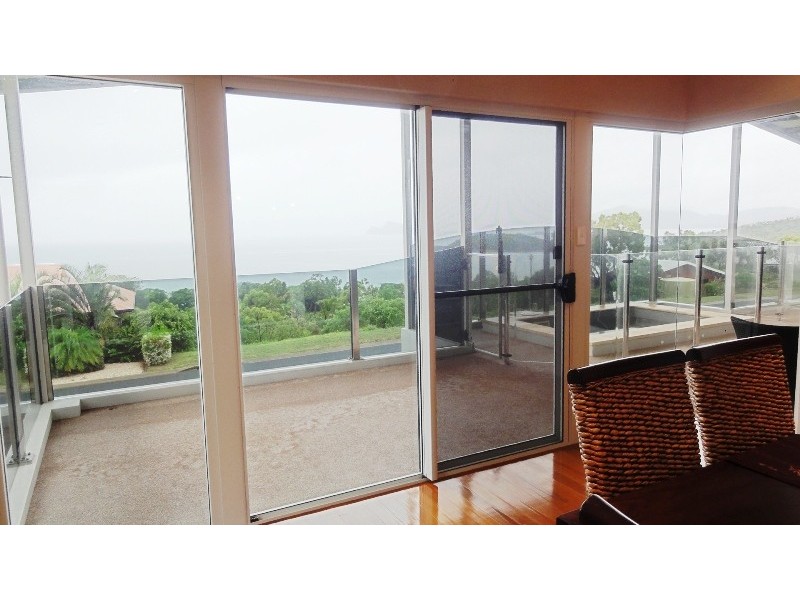 16 Blackcurrant Drive, Hideaway Bay QLD 4800