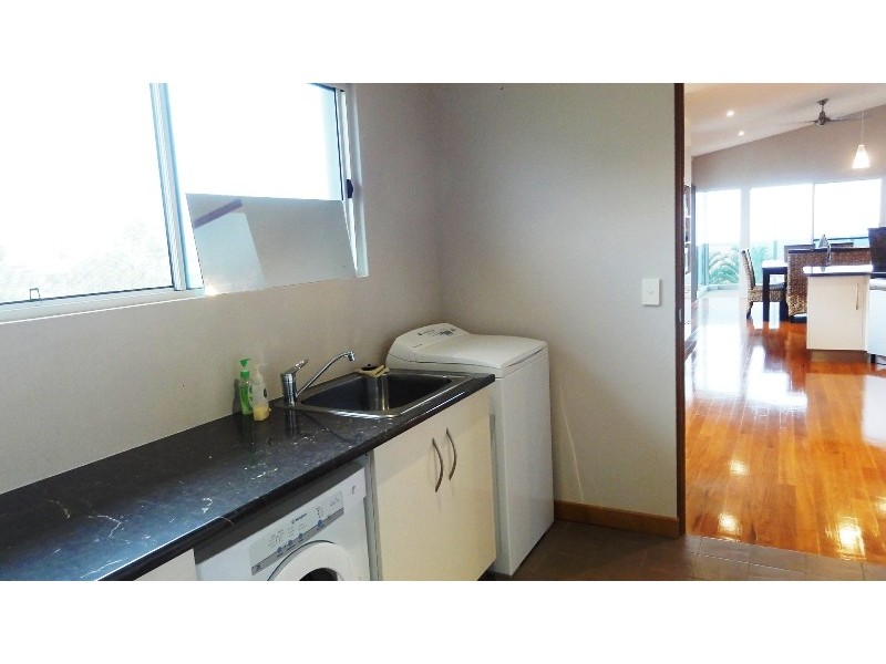 16 Blackcurrant Drive, Hideaway Bay QLD 4800
