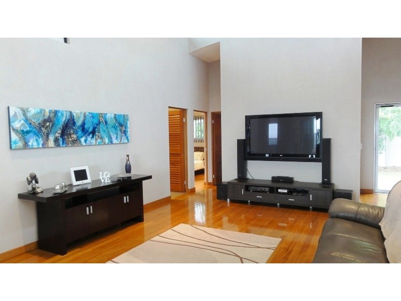 16 Blackcurrant Drive, Hideaway Bay QLD 4800