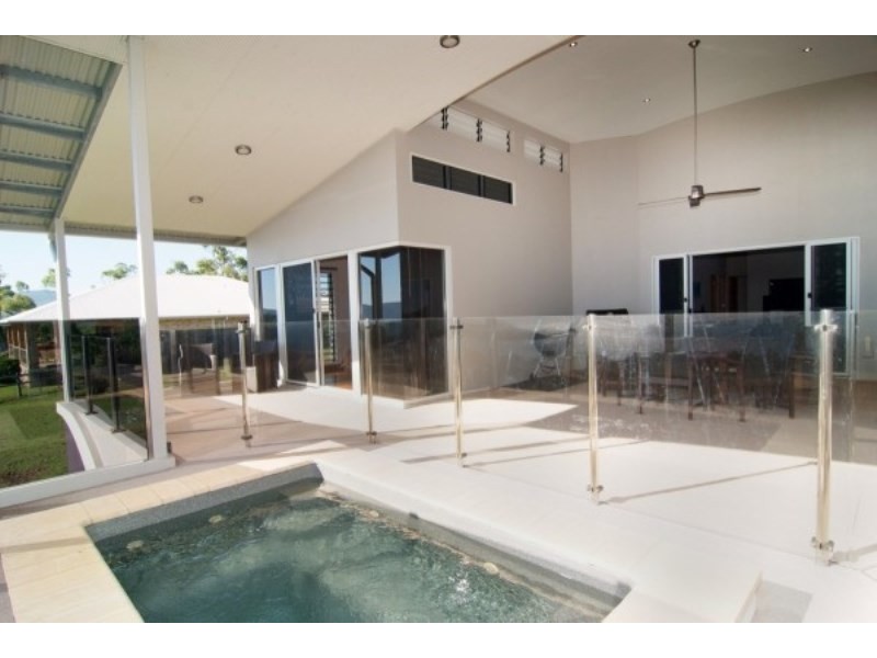16 Blackcurrant Drive, Hideaway Bay QLD 4800