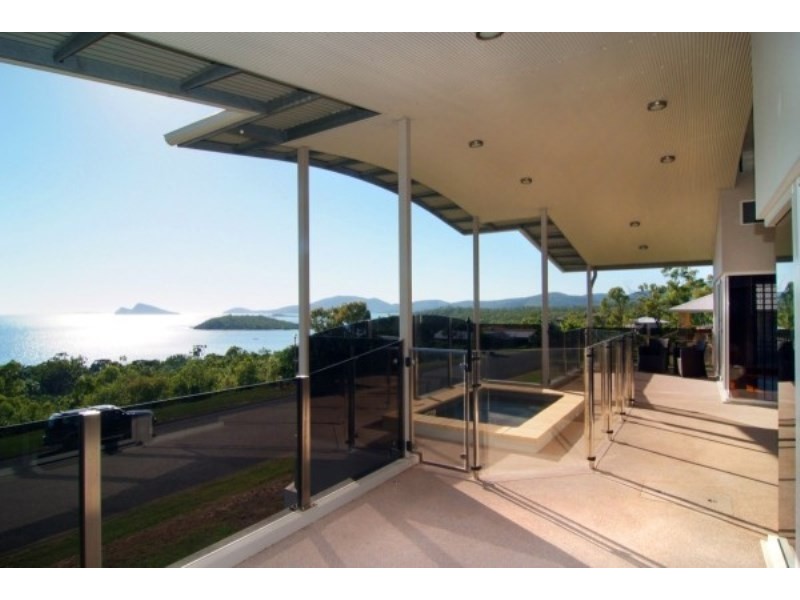 16 Blackcurrant Drive, Hideaway Bay QLD 4800