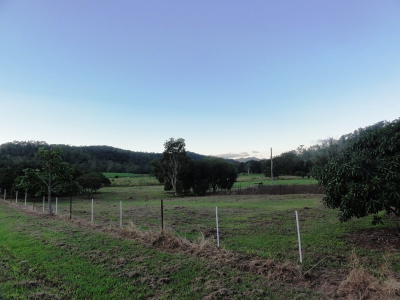 35 Royston Park Drive, Kuttabul QLD 4741