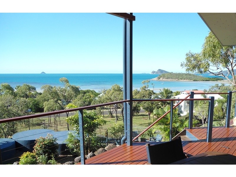 33 Blackcurrant Drive, Hideaway Bay QLD 4800