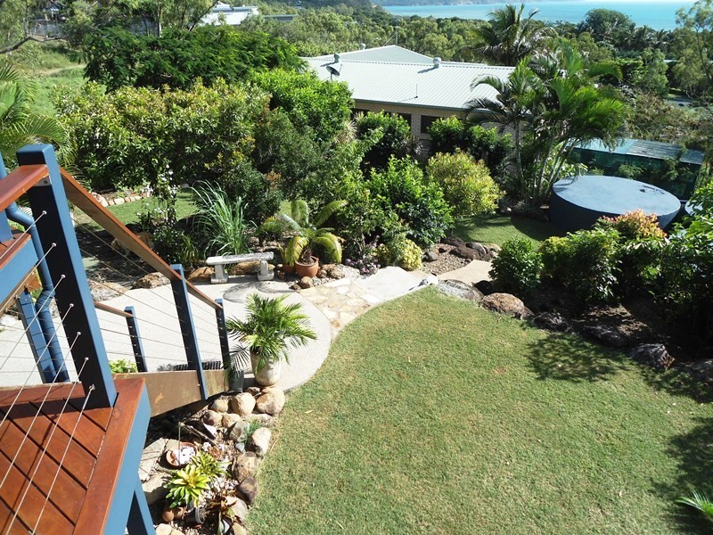 33 Blackcurrant Drive, Hideaway Bay QLD 4800