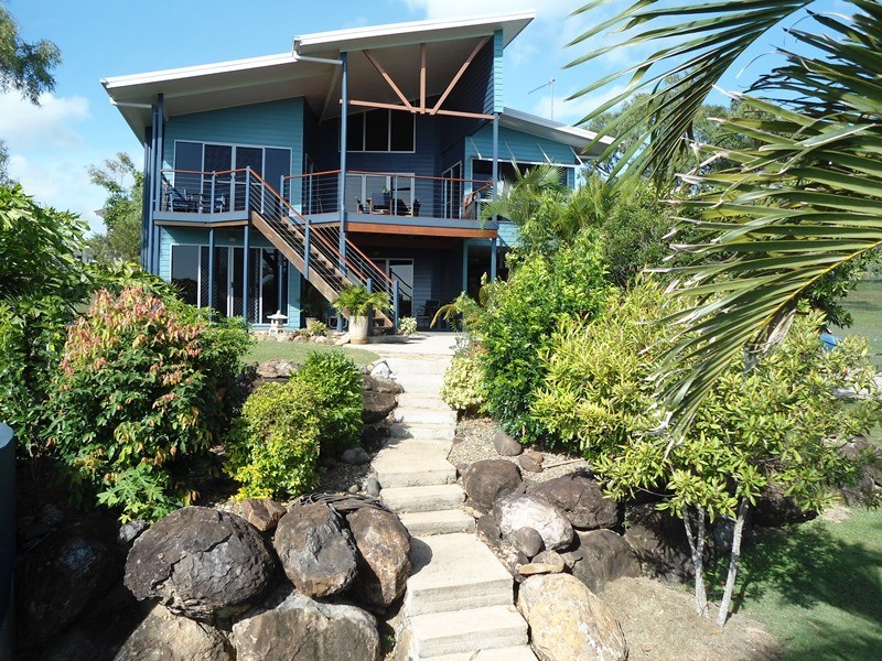 33 Blackcurrant Drive, Hideaway Bay QLD 4800
