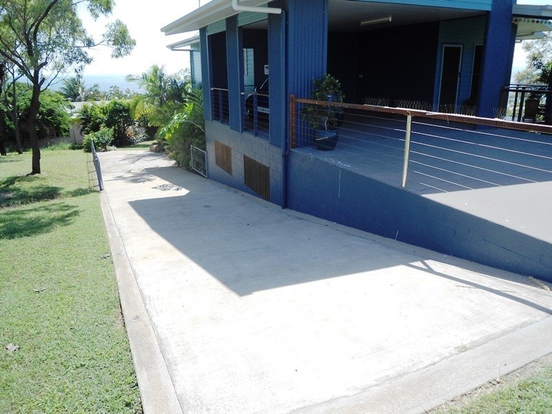 33 Blackcurrant Drive, Hideaway Bay QLD 4800
