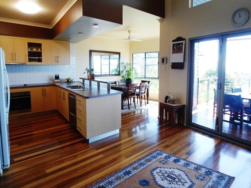 33 Blackcurrant Drive, Hideaway Bay QLD 4800